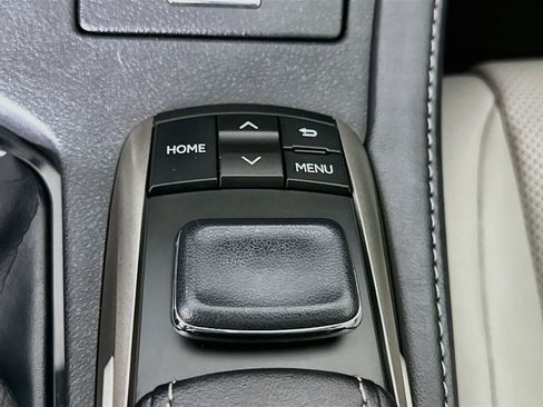Used 2018 Lexus ES 300h w/ Navigation Package FWD image 36