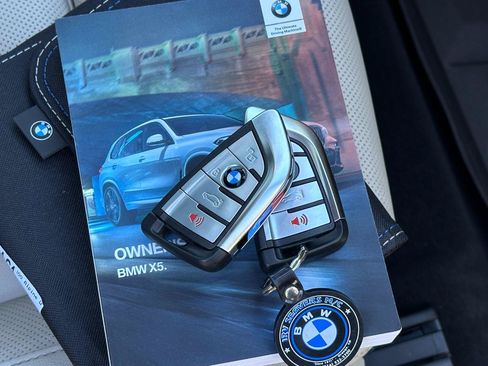 Used 2022 BMW X5 xDrive40i w/ M Sport Package AWD/4WD image 35