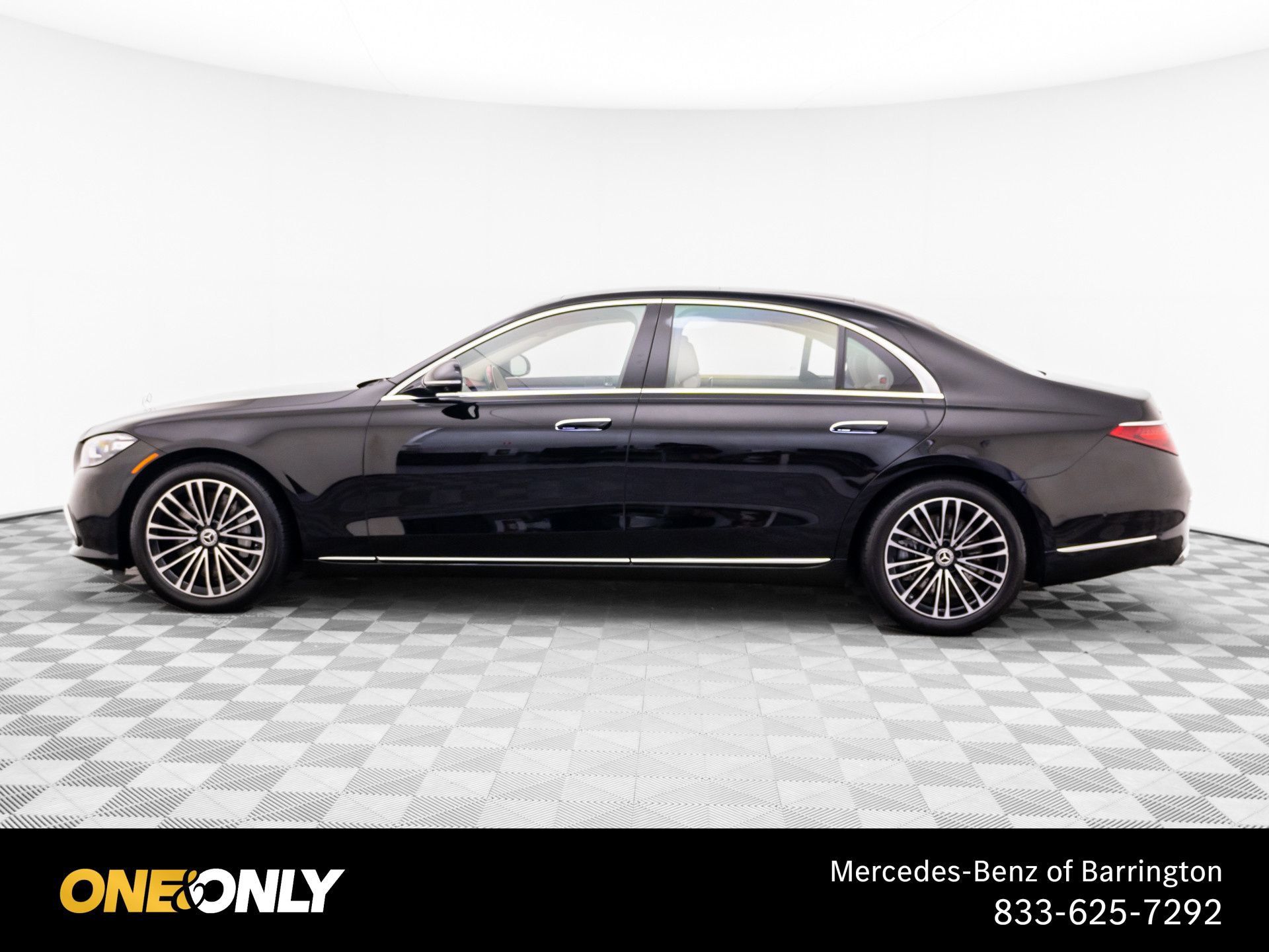 Used 2023 Mercedes-Benz S 580 4MATIC Sedan image 2