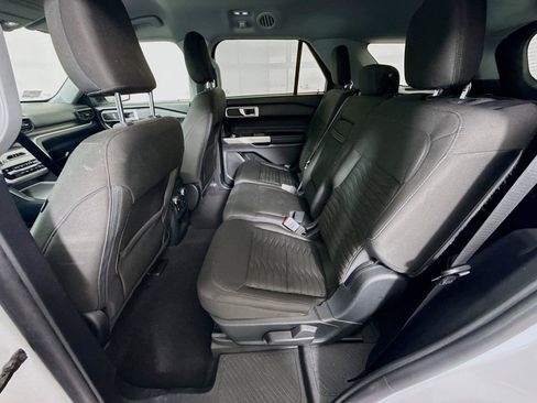 Used 2021 Ford Explorer XLT RWD image 16