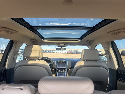 Used 2020 Lincoln Nautilus Reserve w/ Equipment Group 201A image 19