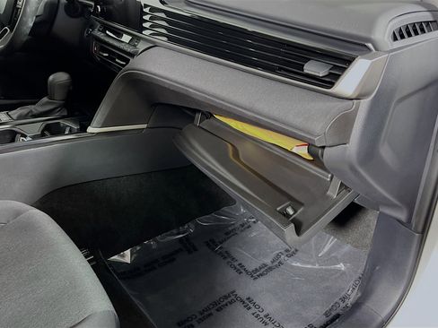 Used 2025 Toyota Camry LE image 35