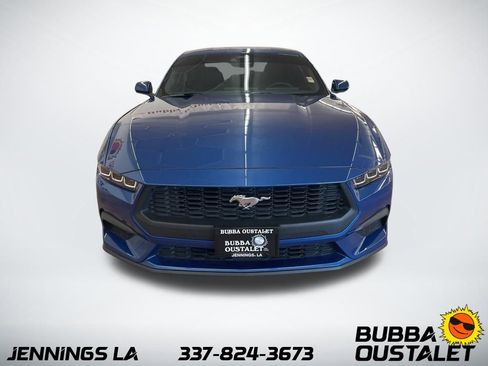 Used 2024 Ford Mustang Coupe RWD image 2