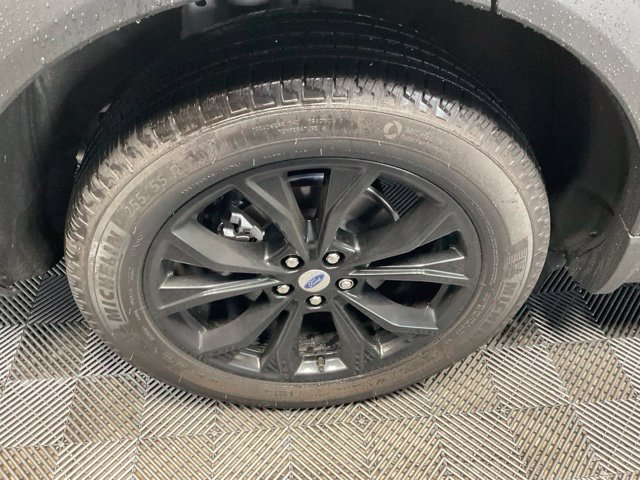 Used 2024 Ford Explorer XLT w/ Equipment Group 202A AWD/4WD image 44