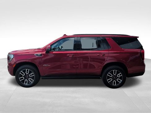 Used 2023 GMC Yukon AT4 w/ AT4 Premium Package AWD/4WD image 8