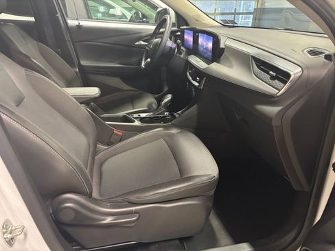 Used 2025 Buick Encore GX Preferred image 25