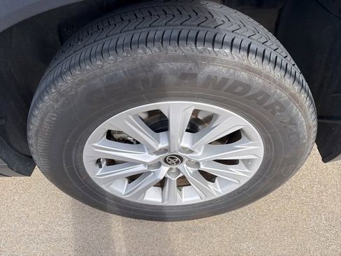 Used 2024 Toyota Grand Highlander XLE image 6