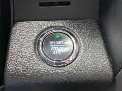 Certified 2021 Ford F250 Platinum w/ FX4 Off-Road Package image 33