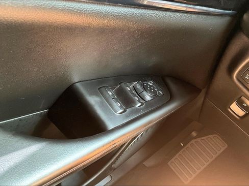 Used 2023 Lincoln Nautilus AWD w/ Premium Package image 32
