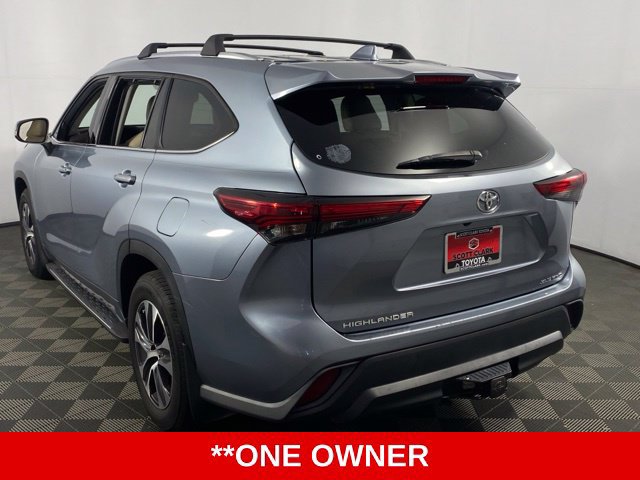 Used 2021 Toyota Highlander XLE AWD/4WD image 6