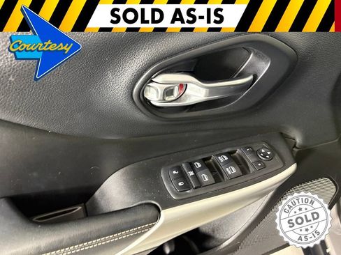 Used 2018 Jeep Cherokee Latitude Plus FWD image 20