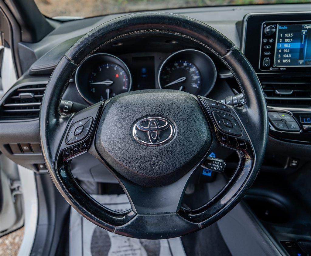 Used 2018 Toyota C-HR XLE FWD image 15