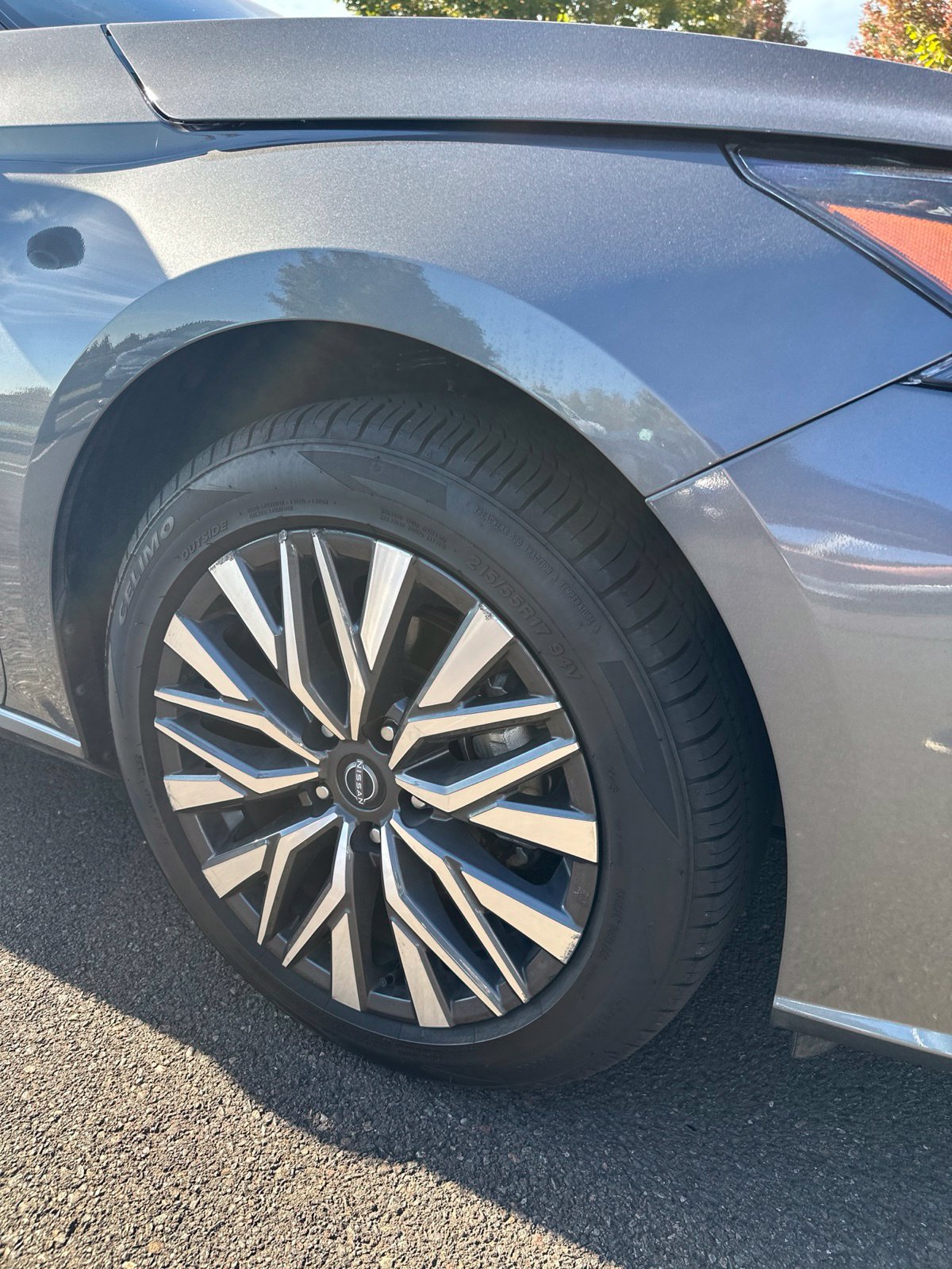 Used 2025 Nissan Altima 2.5 SV FWD image 10