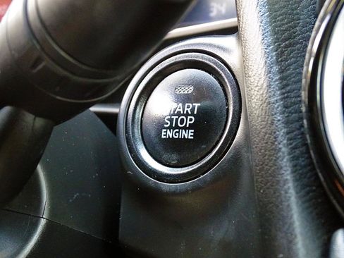 Used 2019 Toyota Yaris LE FWD image 36