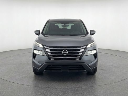 Used 2025 Nissan Rogue SV image 2