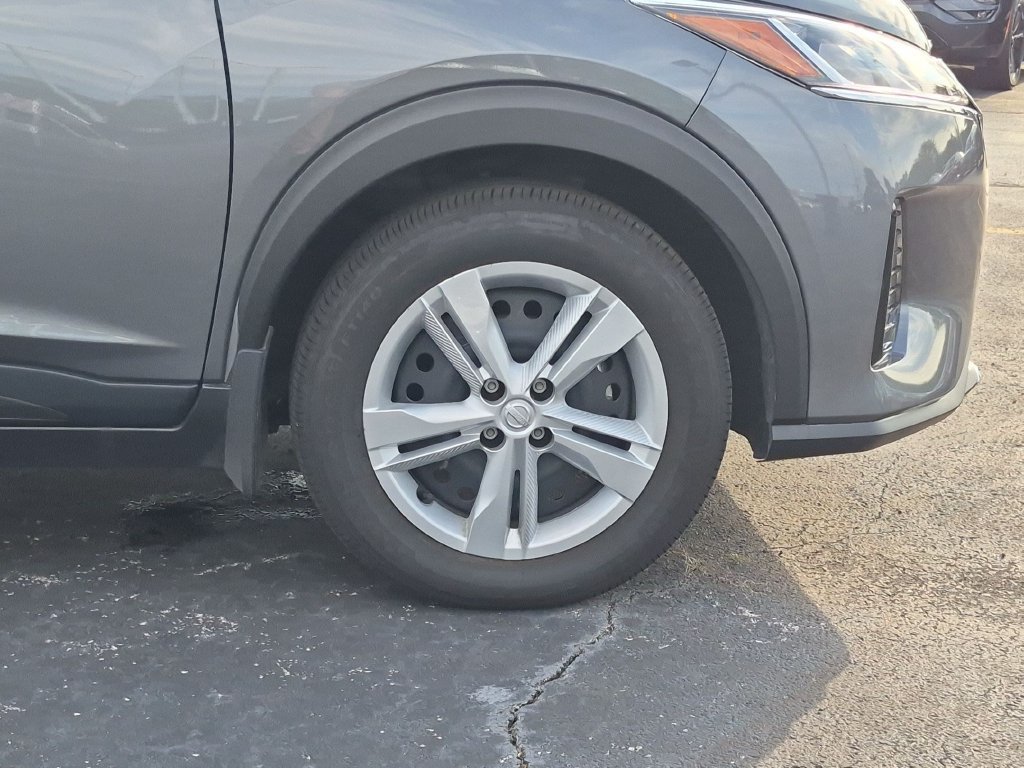 Used 2025 Nissan Kicks Play S FWD image 9