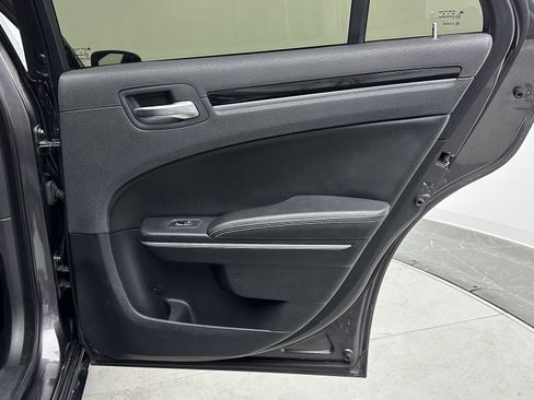 Used 2020 Chrysler 300 S image 31