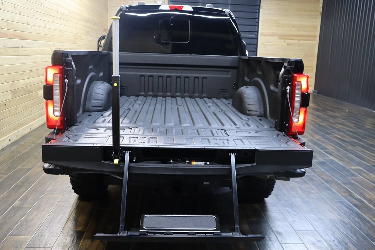 Used 2025 Ford F250 King Ranch w/ FX4 Off-Road Package AWD/4WD image 37