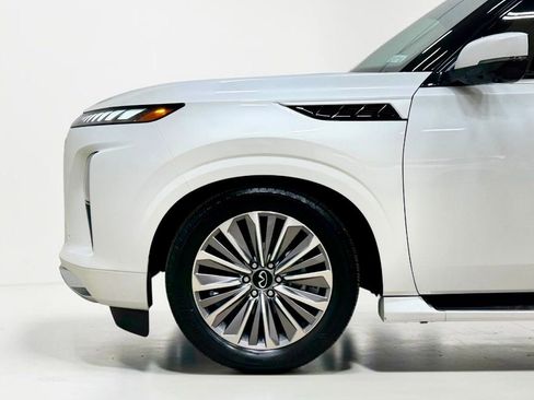 Used 2025 INFINITI QX80 Sensory image 26