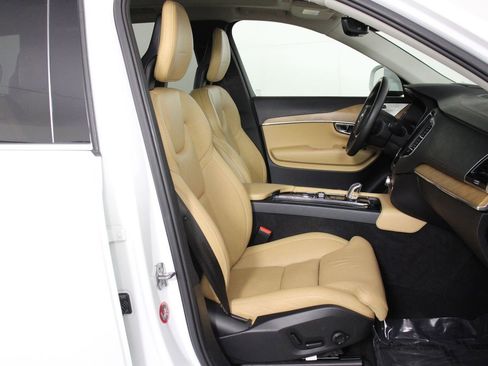 Used 2016 Volvo XC90 T8 Inscription w/ Vision Package AWD/4WD image 29