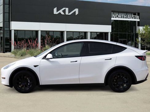 Used 2021 Tesla Model Y Long Range image 4