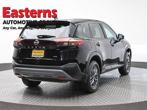 Used 2023 Nissan Rogue S AWD/4WD image 5