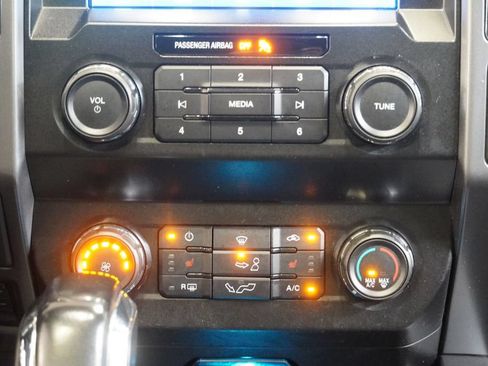 Used 2020 Ford F150 XLT w/ Equipment Group 302A Luxury AWD/4WD image 21