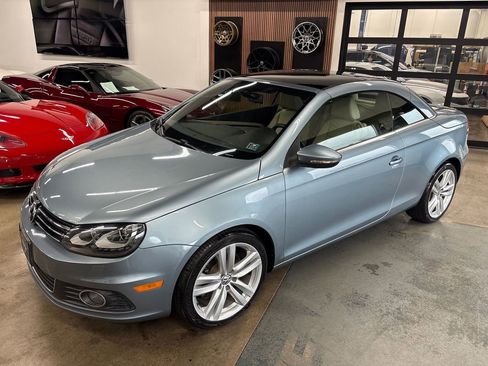Used 2012 Volkswagen Eos Executive image 3