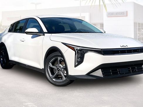 Used 2025 Kia K4 FWD image 1