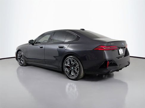 New 2026 BMW 550e xDrive w/ Executive Package image 7