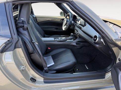 Used 2023 MAZDA MX-5 Miata Grand Touring w/ Weather Package image 19