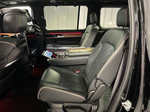Used 2024 Jeep Grand Wagoneer Series III w/ Rear Seat Video Group 1 AWD/4WD image 24