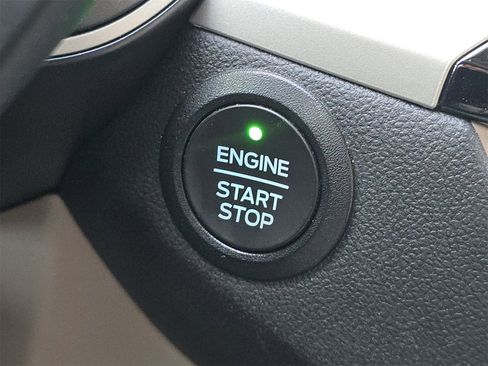 Used 2021 Ford Escape SE w/ Convenience Package image 23