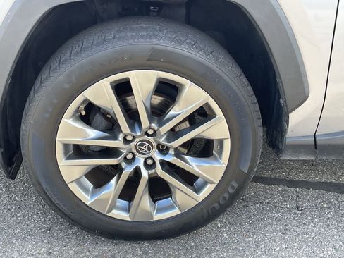 Used 2019 Toyota RAV4 Limited image 39