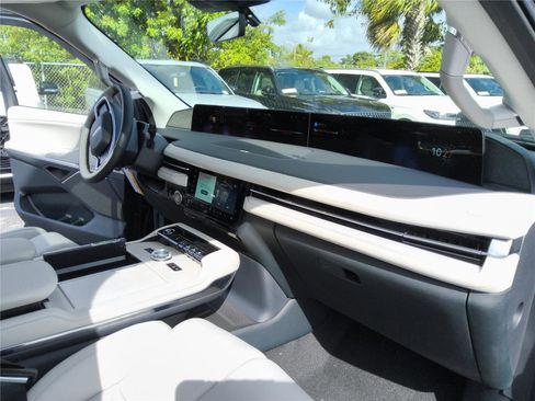 New 2026 Lincoln Navigator L Reserve AWD/4WD image 26