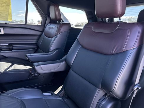 Used 2023 Ford Explorer Platinum w/ Technology Package image 25