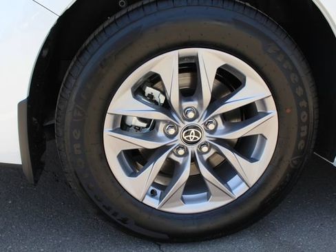 Certified 2026 Toyota Sienna XLE FWD image 63