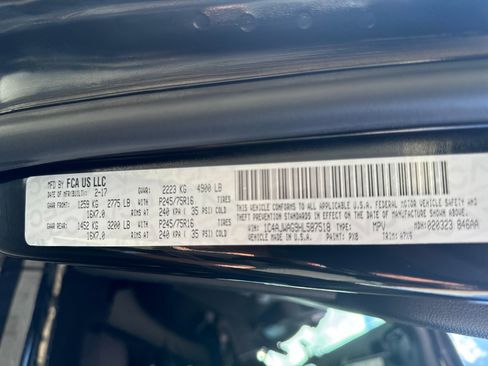 Used 2017 Jeep Wrangler Sport w/ Connectivity Group AWD/4WD image 13