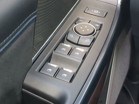 Used 2025 Ford F250 Platinum image 26