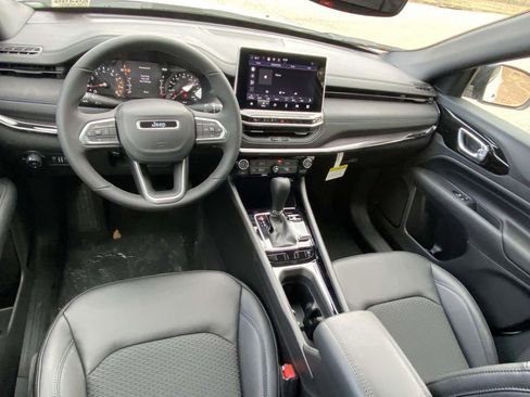 New 2026 Jeep Compass Latitude image 11