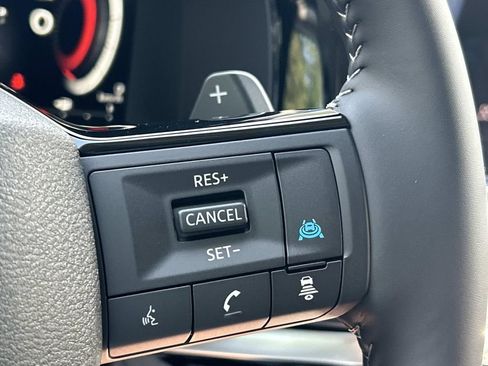 New 2026 Nissan Pathfinder SL FWD image 30