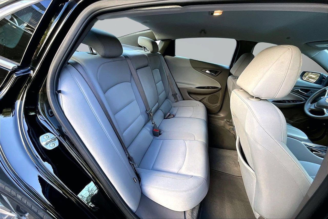 Used 2025 Chevrolet Malibu LT FWD image 22