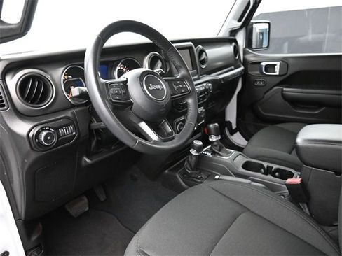 Used 2022 Jeep Wrangler Sport S image 14