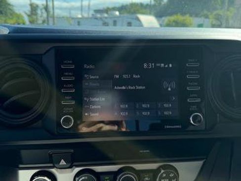Used 2020 Toyota Tacoma SR AWD/4WD image 19