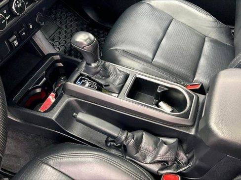 Used 2021 Toyota Tacoma TRD Sport image 17