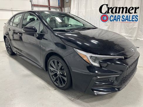 Used 2025 Toyota Corolla SE w/ SE Premium Package FWD image 1