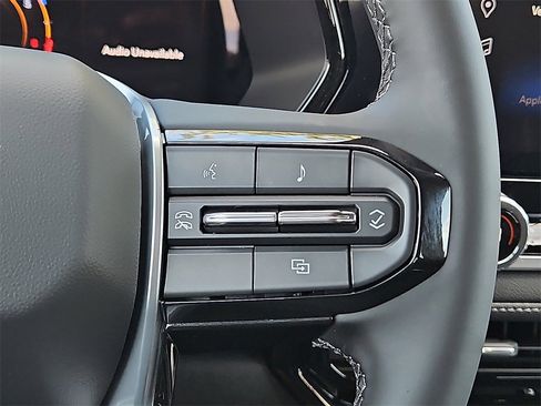 New 2026 Chevrolet Colorado LT image 18