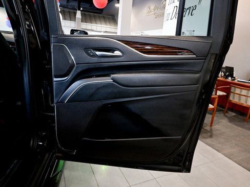 Used 2023 Cadillac Escalade ESV Premium Luxury image 26