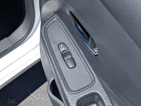 Used 2025 Nissan Versa SV w/ Trunk Package FWD image 32