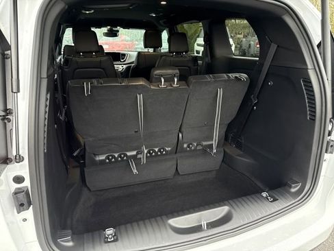New 2026 Chrysler Pacifica Select image 7